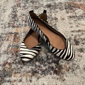 UGG size 6.5 slip on flat